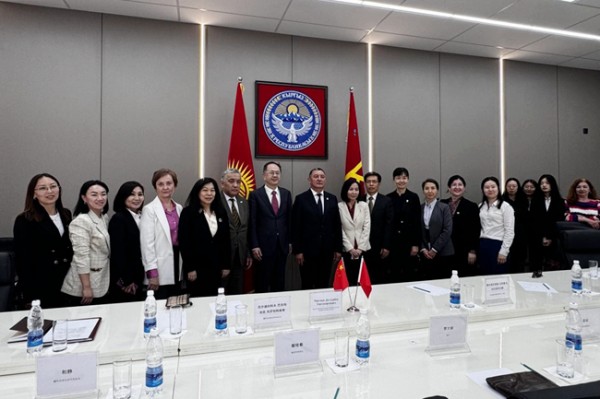 1745917650639054912.jpg 贾文键校长率团访问中亚三国补5.jpg