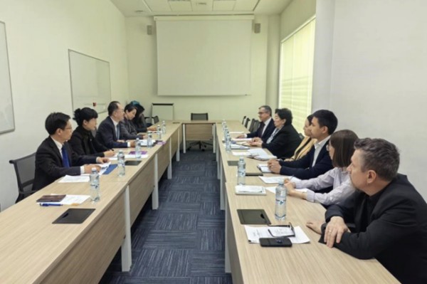 1745916024754031998.jpg 贾文键校长率团访问中亚三国补1.jpg